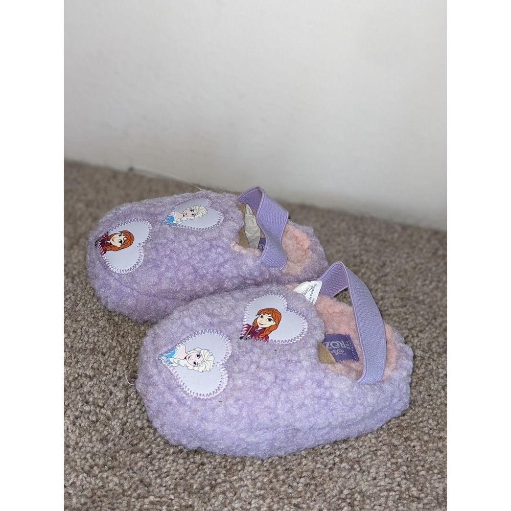 Disney Frozen Anna Elsa Slippers Purple Fuzzy Heart Detail Kids Size 5/6 NEW